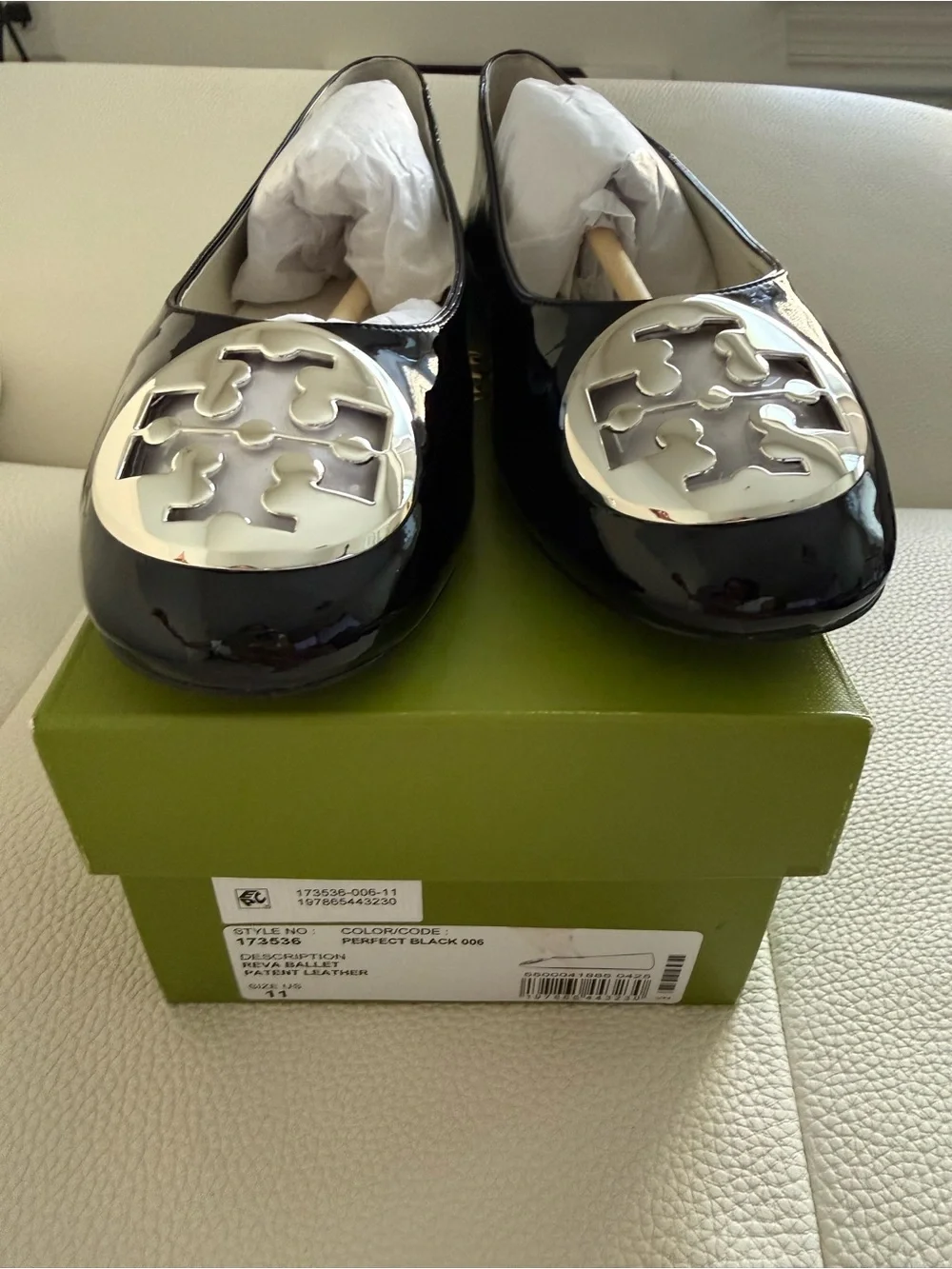 NWT REVA Tory Burch Black Patent Logo Medallion Ballet Flats size 11M